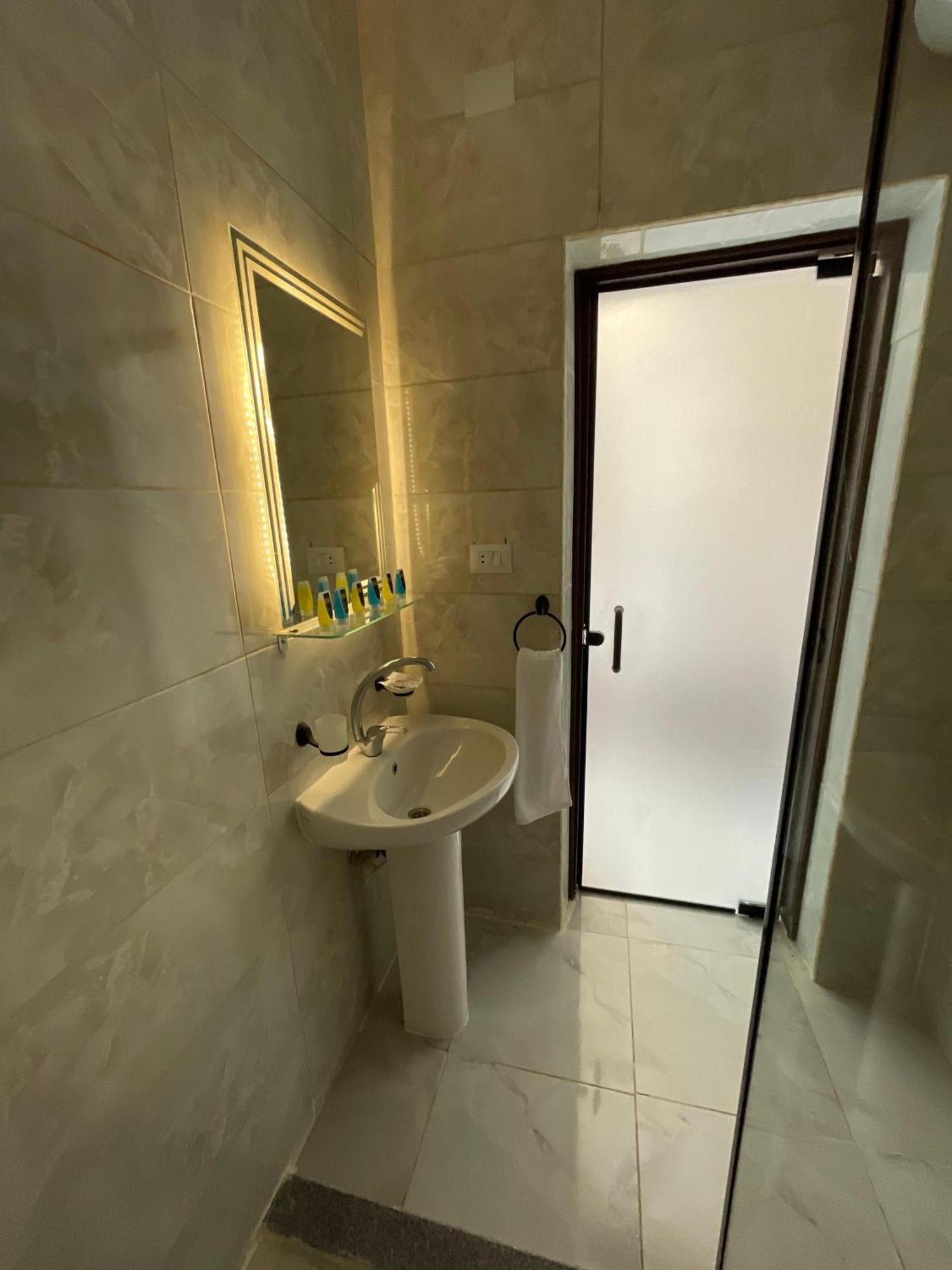 New Glamour Pyramids Hotel Kafret el-Gabal Eksteriør bilde